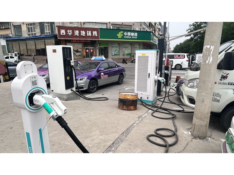 西華大道充電樁